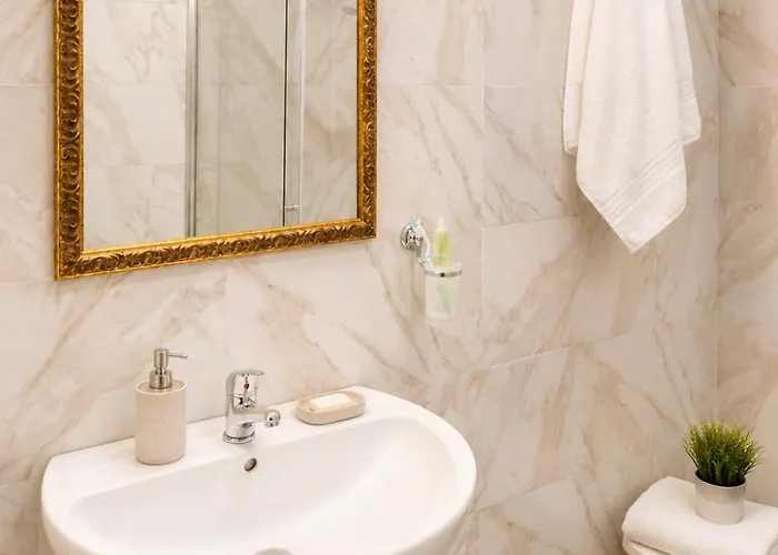 Dimora Quattro Cantoni - Rione Monti By Rhr Apartment *